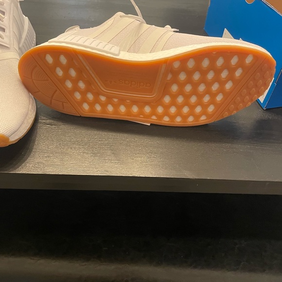 Adidas NMD_R1 Primeblue’s - Picture 3 of 5